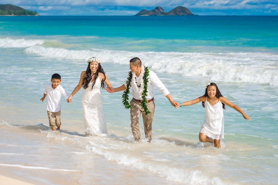 Wedding couple in Hawaii eloping with their children