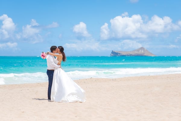 How To Transport Your Wedding Attire To Hawaii