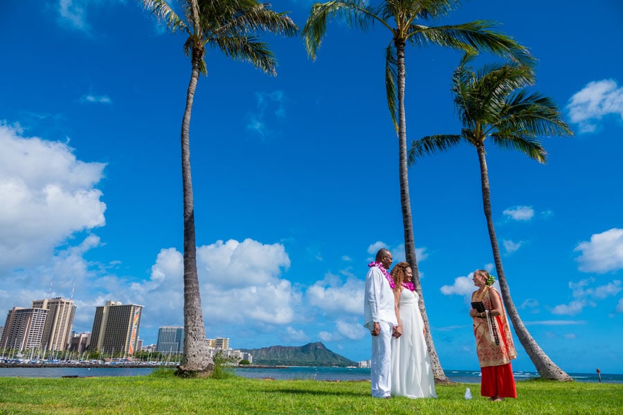 Hawaii-Wedding-at-Magic-Island