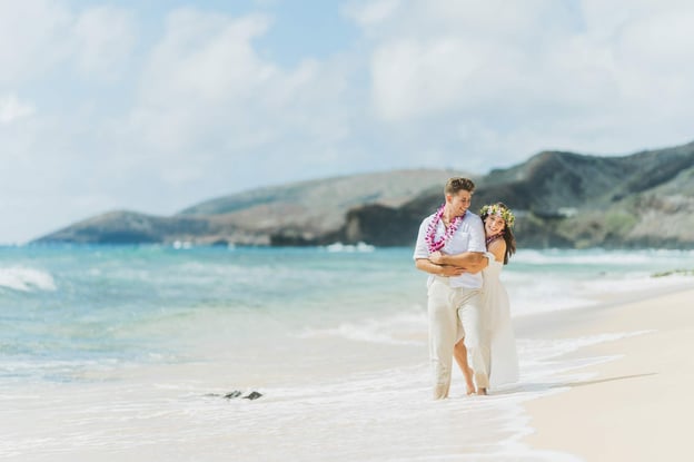 Hawaii-Wedding-at-Sandy-Beach-Hero