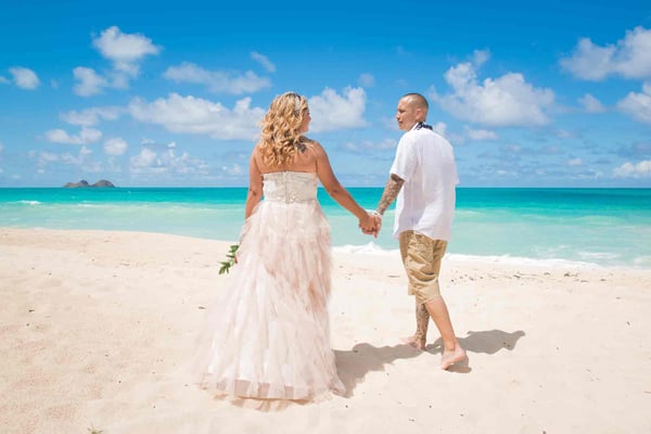Hawaiian-Wedding-at-Sherwood-Beach