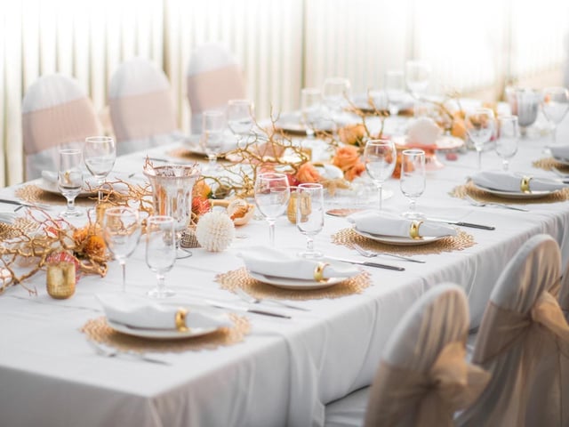 Outrigger Waikiki Beach Resort Wedding TABLE GOLD3