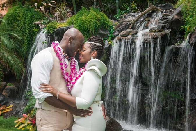 Wedding couple wearing classic Hawaiian leis in Hawaii