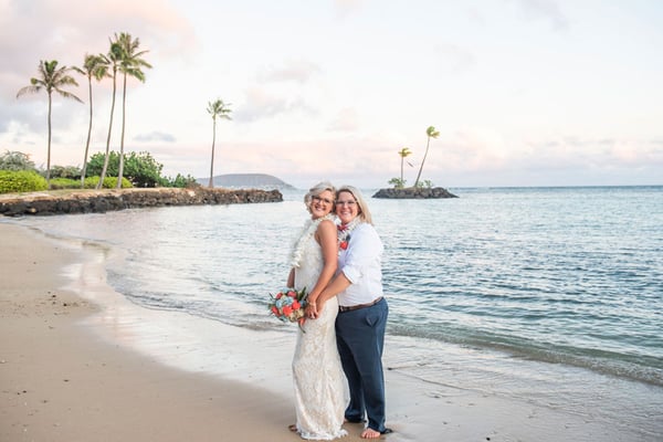 Same-sex-Hawaii-wedding-23