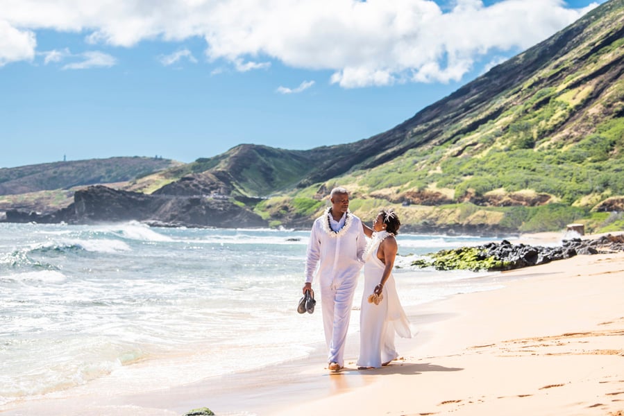 Sandy Beach Hawaii Wedding 2022 02
