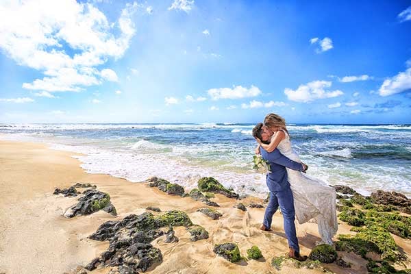 Sandy-Beach-Wedding-in-Hawaii-627