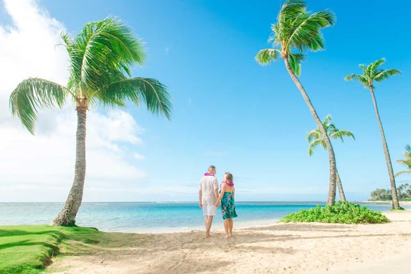 Hawaii beach wedding at Waialae Beach, Oahu