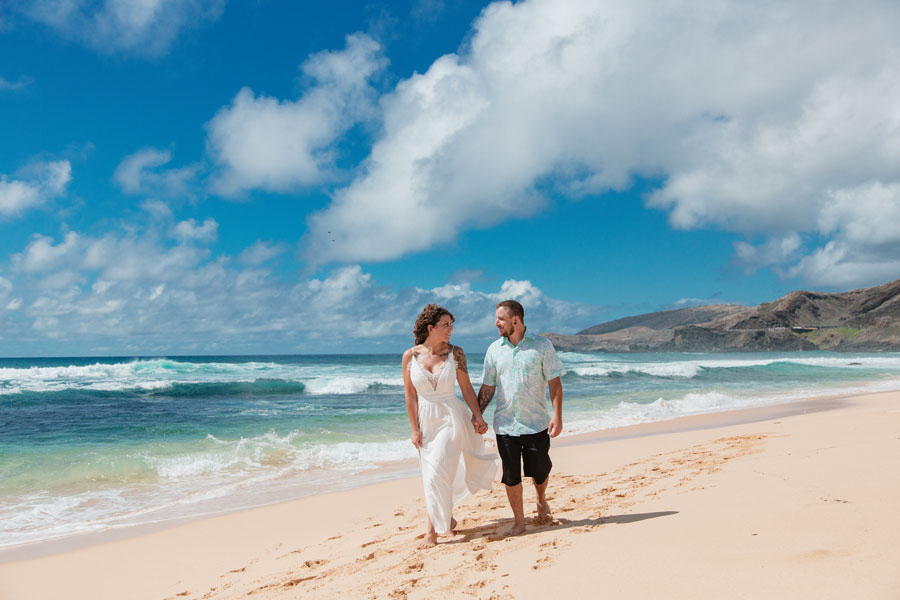 Casual-Hawaii-Wedding-Attire-Aloha-Shirt-1