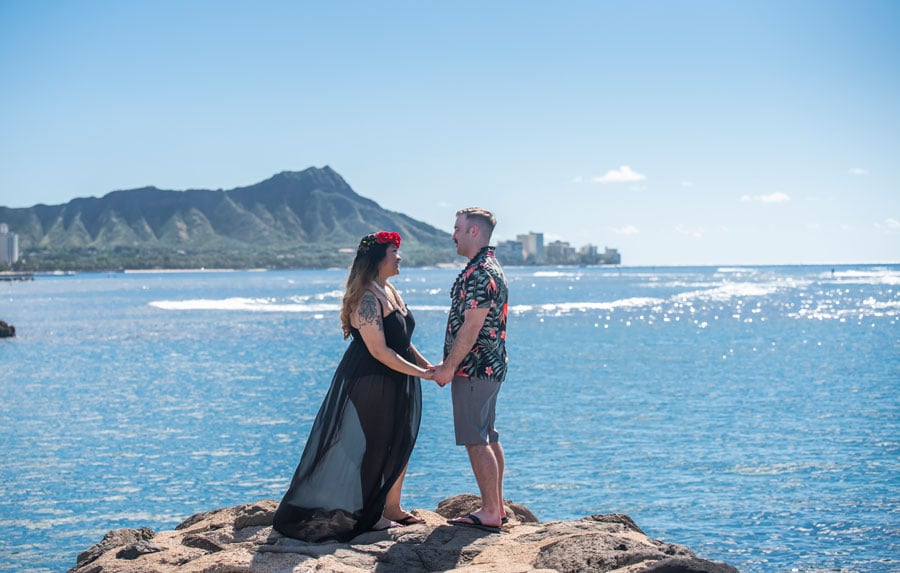 Hawaii-Wedding-Attire-Casual-with--Shorts-02