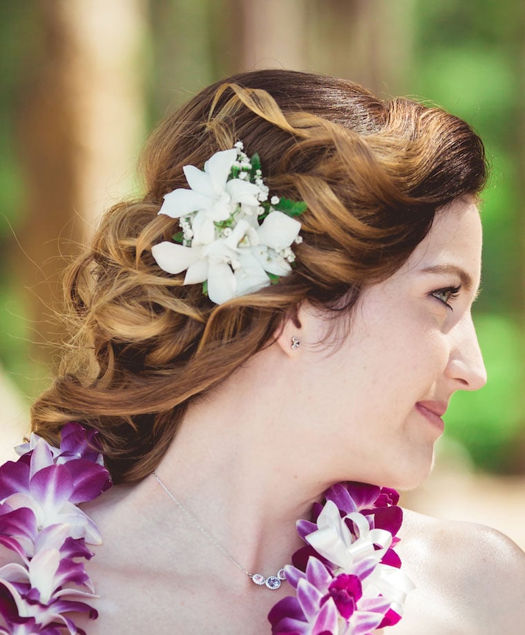 White orchid hawaiian hair clip for beach wedding in Hawaii